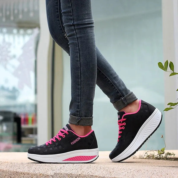 Platform sneakers with cotton lining for breathable all-day wear