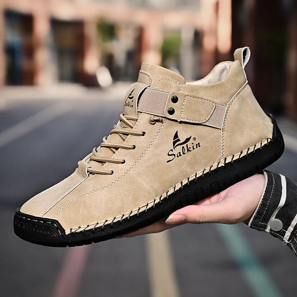 Lace-up ankle boots with breathable leather and plush lining