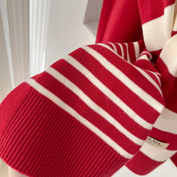 Fashion accessory for women, perfect for dressing up casual looks.