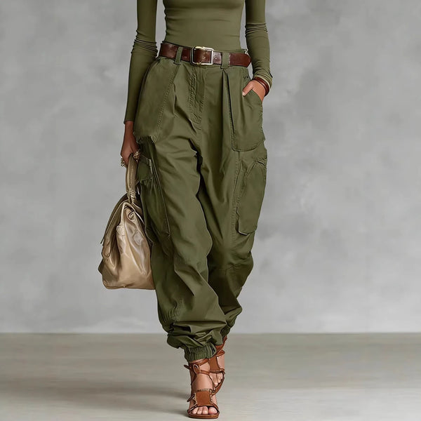 Versatile summer overalls in lightweight fabric with flattering high-waist and functional design