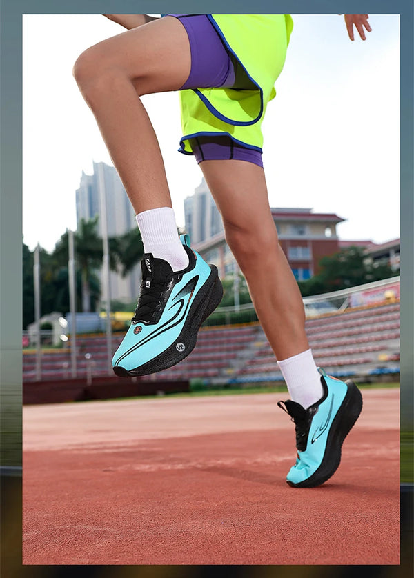 Breathable casual sneakers with silk lining and fatigue-reducing technology
