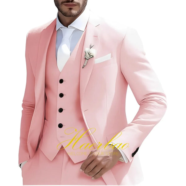 Elegant 3-piece men's suit for weddings, featuring a slim fit, single-breasted jacket, and pleated pants in premium fabric.