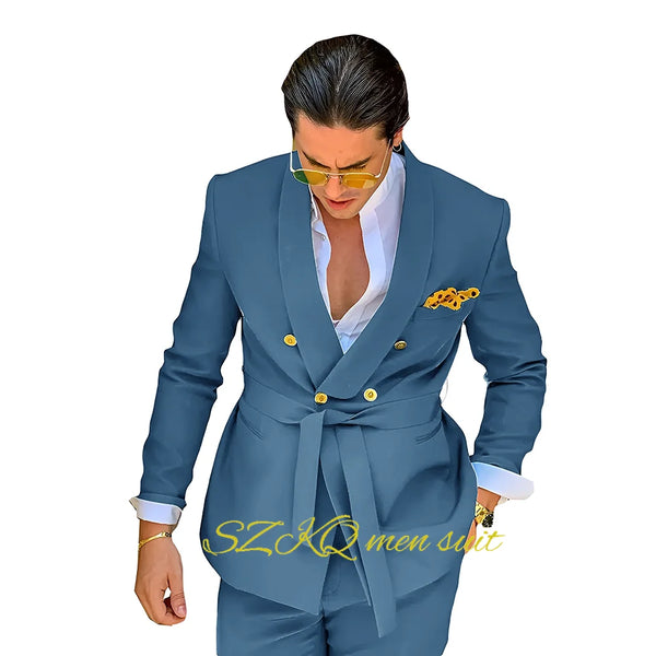Elegant men's wedding suit, double-breasted 2-piece, tailored wool, perfect for grooms and formal occasions.