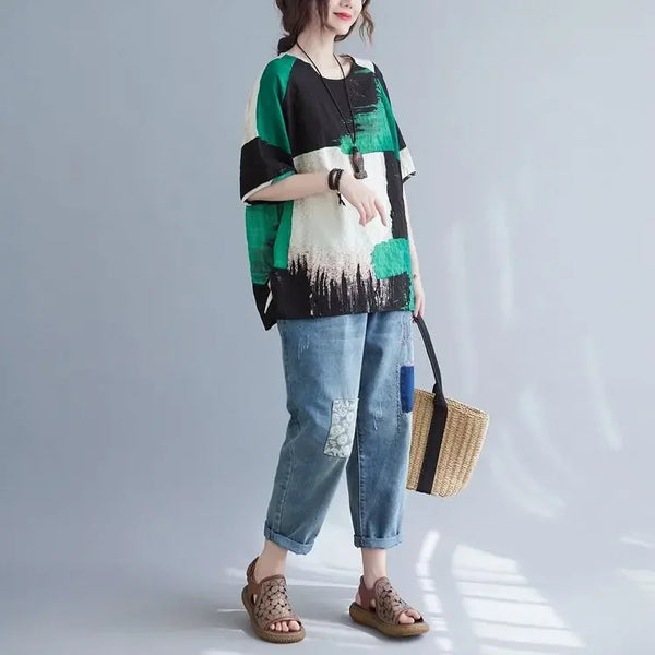 Casual linen shirt with a breezy fit, perfect for outdoor wear.