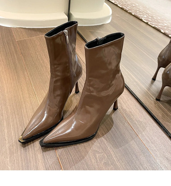 Chic women's ankle boots with zipper, high heel, pointed toe, perfect for autumn and winter fashion, stylish and comfortable.