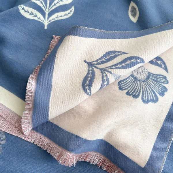 Warm scarf for women, featuring a colorful leaf design, perfect for chilly days.