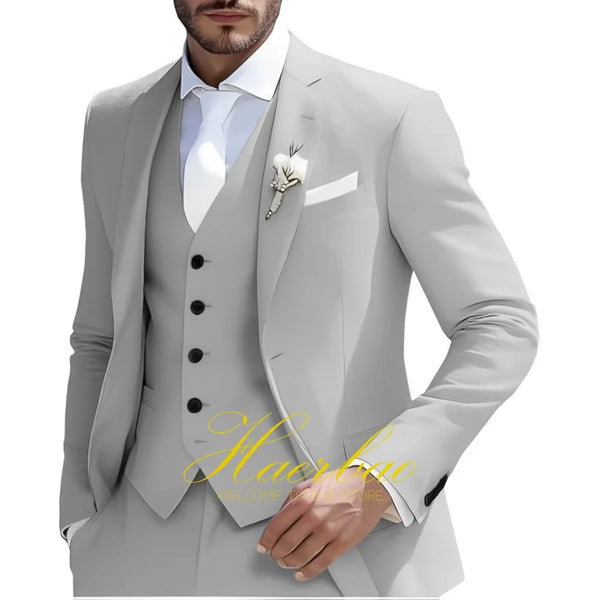 Elegant 3-piece men's suit for weddings, featuring a slim fit, single-breasted jacket, and pleated pants for formal events.