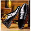 Elegant men's leather Oxford shoes in versatile black color.