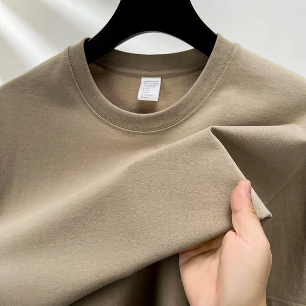 Timeless cotton t-shirt with classic crew neckline