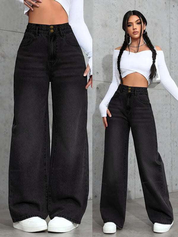 Chic high-waist straight jeans with comfort fit, featuring a relaxed cut, zipper fly, and practical pockets for everyday styl