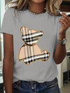 Regular length bear graphic athletic shirt with high-stretch fabric and moisture management
