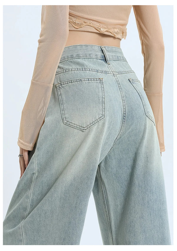 High-waist pleated wide leg jeans for women in premium cotton, offering comfort and vintage-inspired style for any occasion.