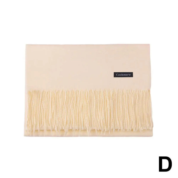 Fashionable black winter scarf, perfect for adding warmth and style.