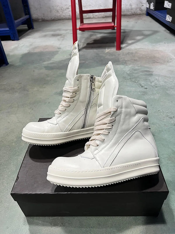 Trendy unisex sneakers with zip closure in urban style
