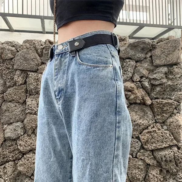 Buckle-free elastic belt in black and blue, adjustable 85-115cm, perfect for comfort and style for men and women.