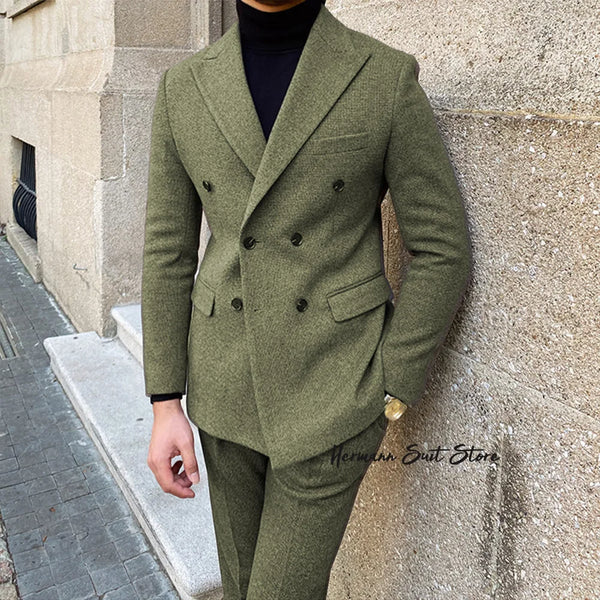 Elegant men’s 2-piece double-breasted suit set in premium polyester for autumn and winter business attire and formal events.