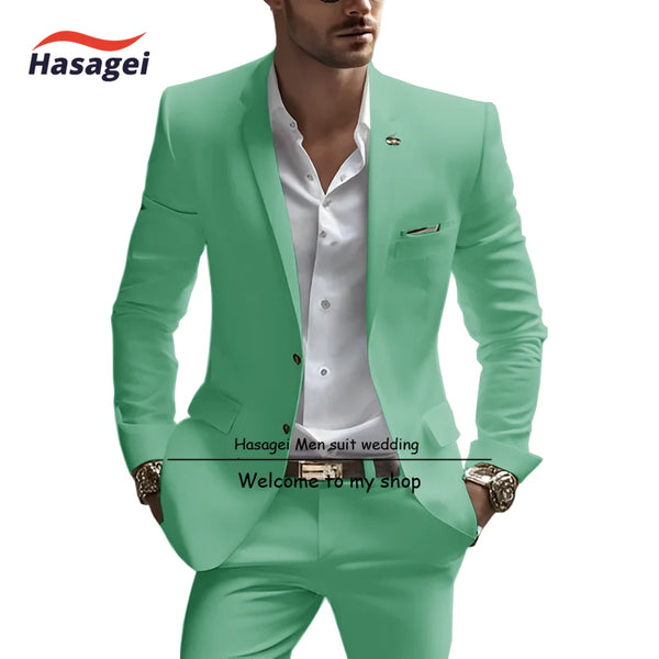 Elegant white summer suit for men, slim fit with notch lapel, perfect for weddings and business events, crafted from wool.