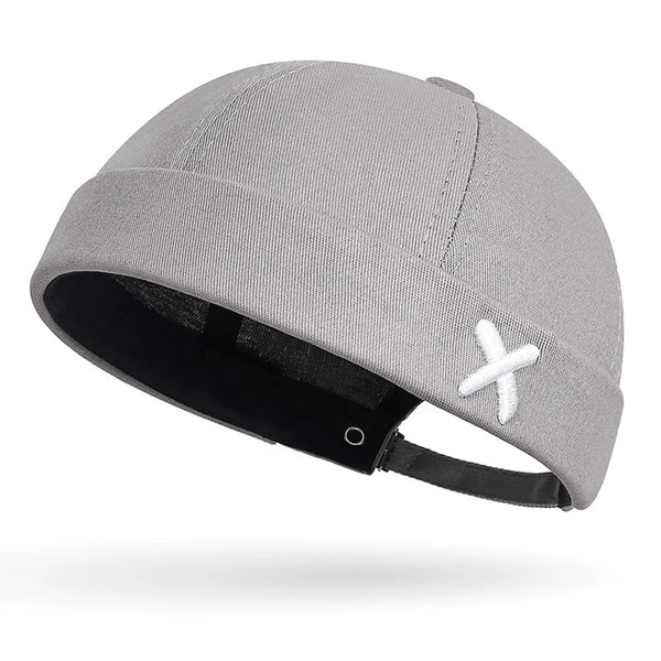 Streetwear brimless hat in black with premium fabric construction