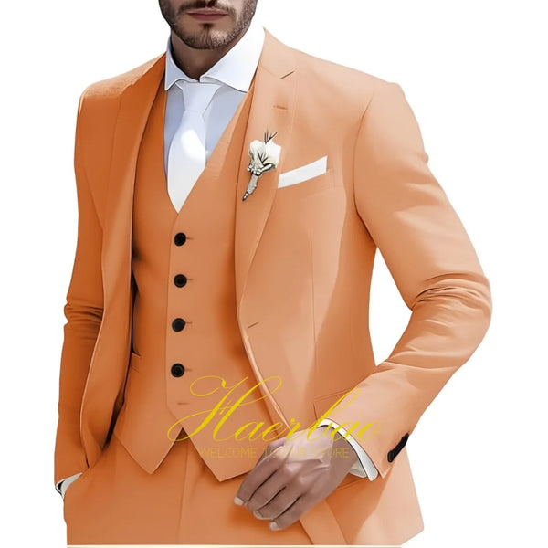Elegant 3-piece men's suit for weddings, featuring a slim fit, single-breasted jacket, and pleated pants for formal events.