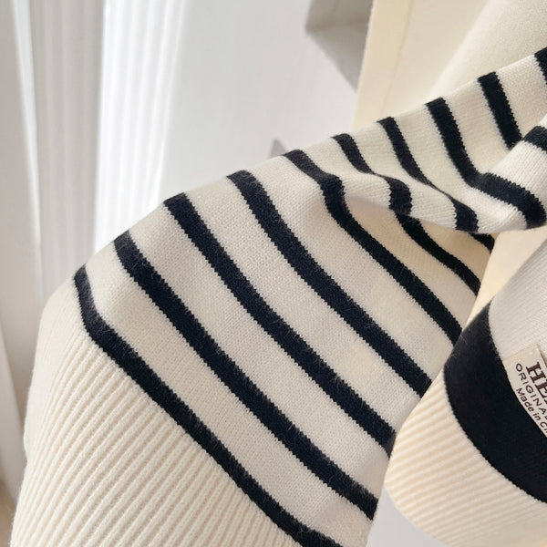 Versatile 100cm-135cm scarf, can be worn as a shawl or scarf.