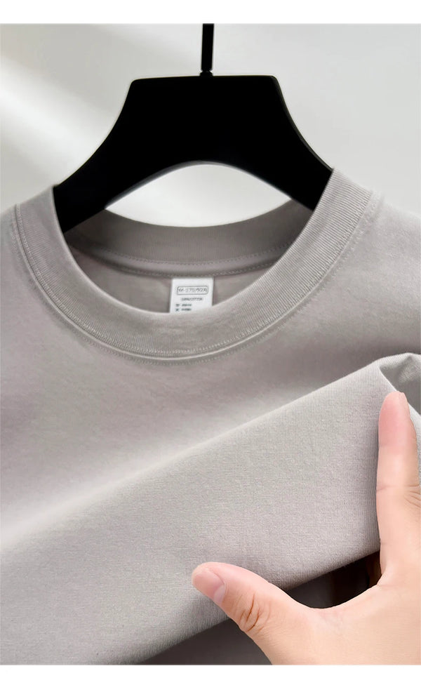 Classic solid color cotton crew neck for casual wear
