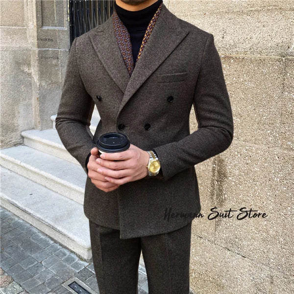 Elegant men’s 2-piece double-breasted suit set in premium polyester for autumn and winter business attire and formal events.