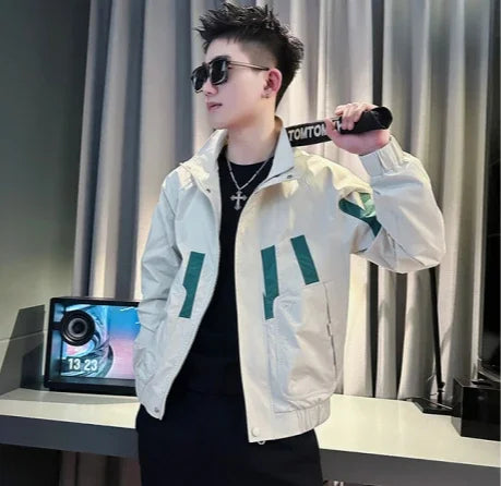 Stylish men's slim fit safari jacket for autumn and winter, featuring a stand collar and secure zipper closure.