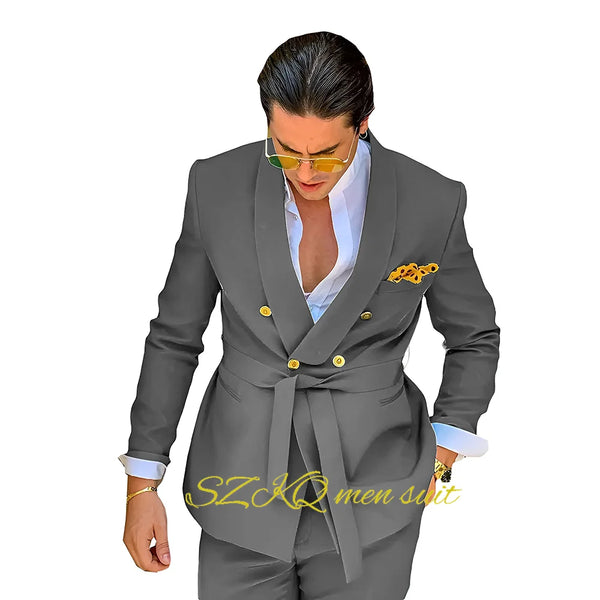 Elegant men's wedding suit featuring a double-breasted jacket and matching trousers, crafted from premium wool for comfort.