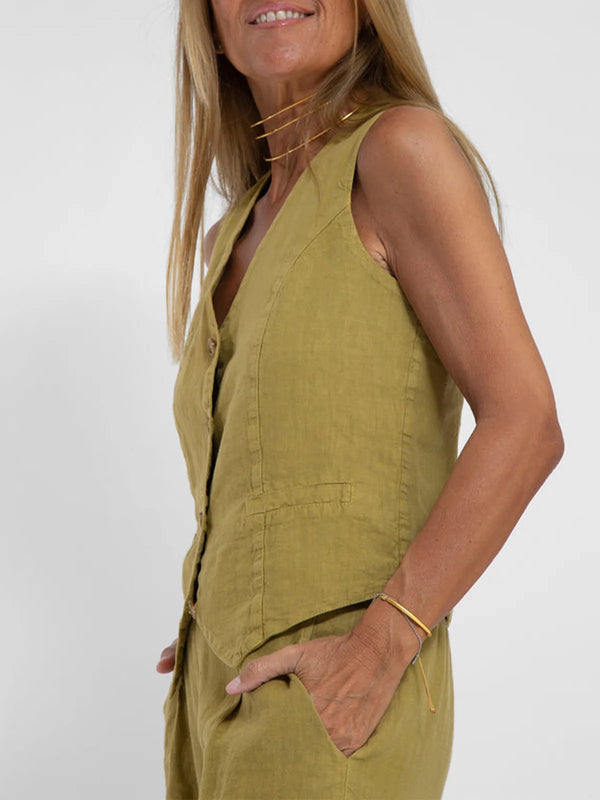 Radiant Summer Suit in a bright sunlit environment, highlighting its summer appeal.