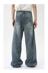 Casual men's wide leg jeans in washed blue with full-length design
