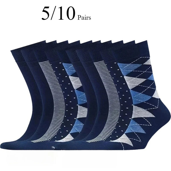 Men's comfort socks in sleek black with subtle rhombus pattern for stylish daily wear.