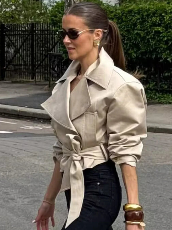 Versatile double-breasted outerwear coat in wrinkle-resistant fabric