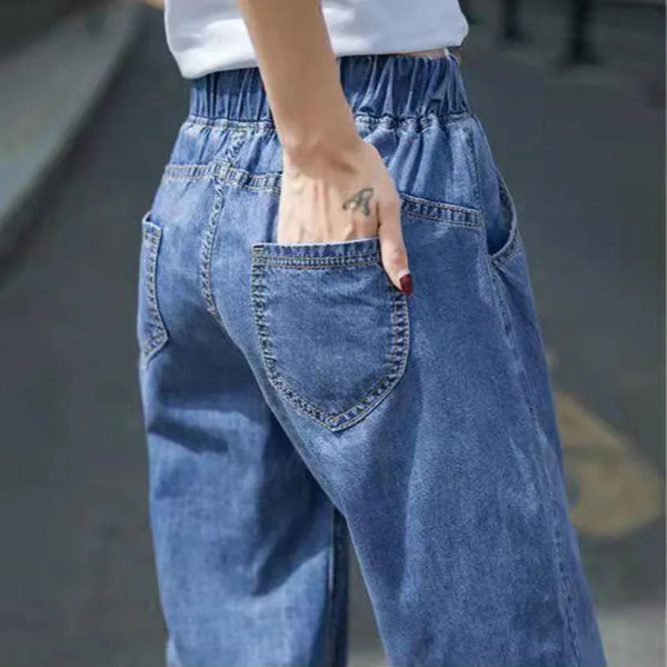 High-waist calf-length jeans in harem style with stretchy comfortable fabric
