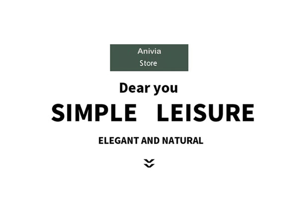 Vintage high-waist wide-leg jeans for women in light wash, featuring a button-fly closure and retro '90s style.