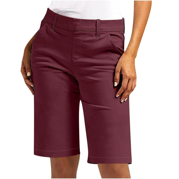 Straight cut cargo shorts with high waist and premium twill construction