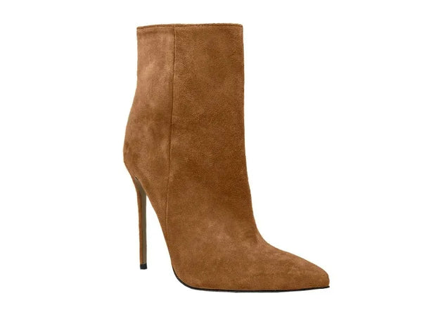 Handmade elegant boots with a flattering mid-calf rise.