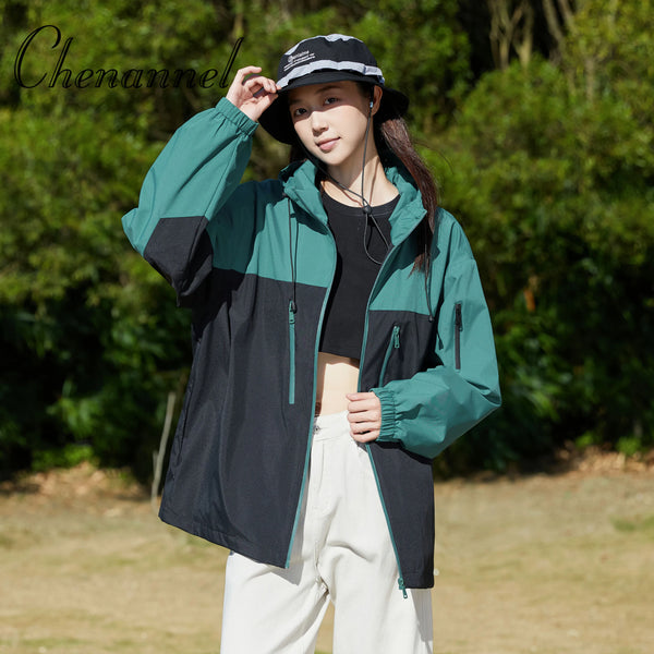 Men's waterproof hiking and urban windbreaker jacket, lightweight, oversized fit, perfect for outdoor adventures and city com