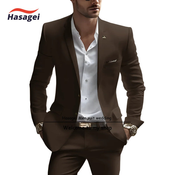 Elegant white summer suit for men, slim fit with notch lapel, perfect for weddings and business events, crafted from wool.