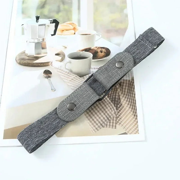 Buckle-free elastic belt in black and blue, adjustable from 85-115cm, perfect for comfort and style for men and women.