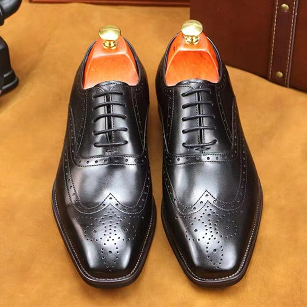 Men's British Brogue Leather Shoes in Black and Dark Brown - Stylish, Elegant, and Durable Low-Height Design for Sophisticated Men.
