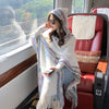 Cashmere-Feel Tassel Scarf with Vintage Dark Pattern - Elegant, Versatile, and Warm Women's Shawl - 141 * 85cm Dimensions.
