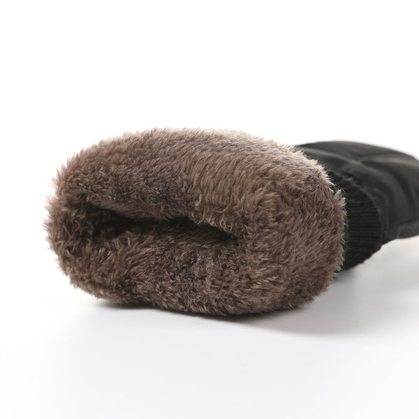 Insulated Waterproof Gloves for Outdoor Activities in Black - Fleece Lining, Windproof, and Comfort Padding - Ideal for Autumn.