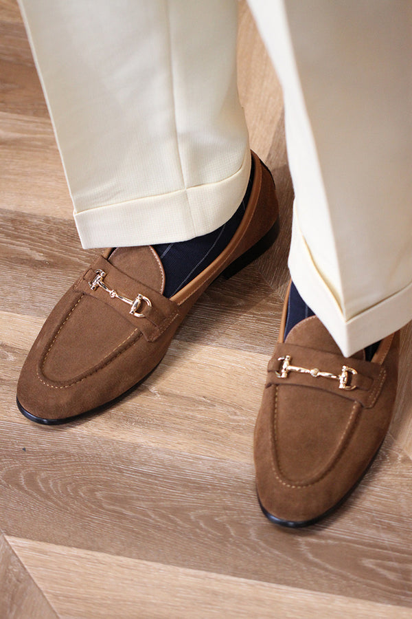 British Style Men's Slip-On Shoes in Light Brown and Dark Blue - Breathable & Durable Casual Footwear for Men.