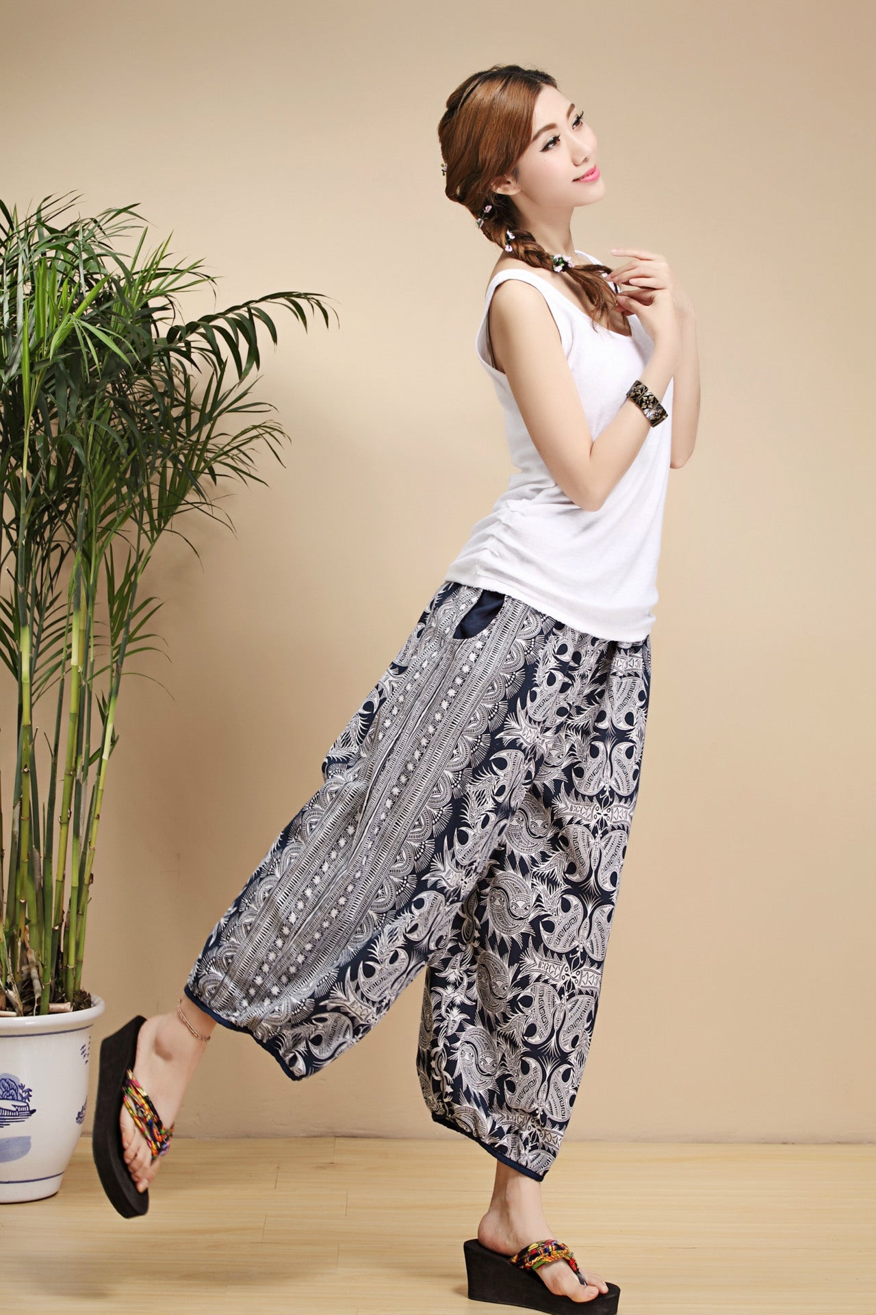 Ethnic Print Women's Pants Linen Cloth Mixed Batch New National Style Bloomers Blue And White Pattern Cropped Library