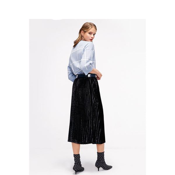 Chic Pullover Sweater in Small Fragrance Style, Checkered Pattern, Low-Round Neck, Raglan Sleeves - Cozy and Stylish Casual Wear