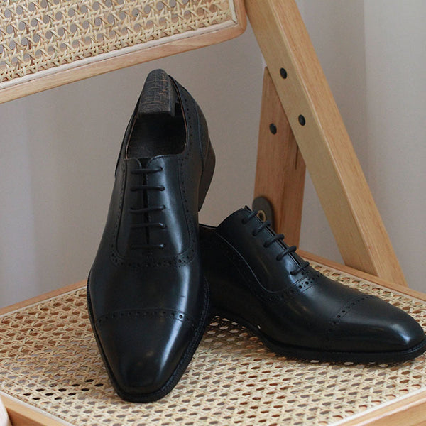British Style Men's Leather Oxford Shoes in Black - Sophisticated and Trendy Men's Footwear