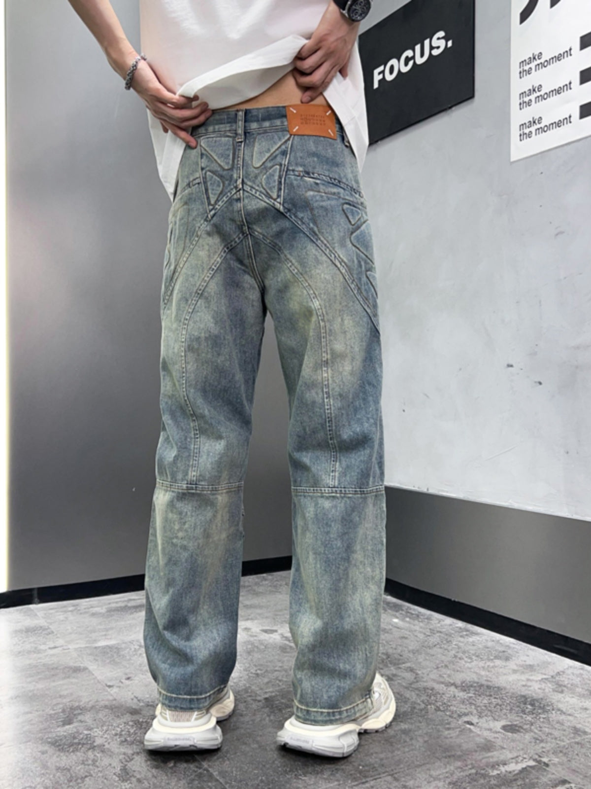 Three-dimensional Steel Seal Anti-collision Structure Jeans