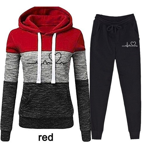 Trendy Two-Piece Women's Tracksuit Set with Cozy Fleece Hoodie