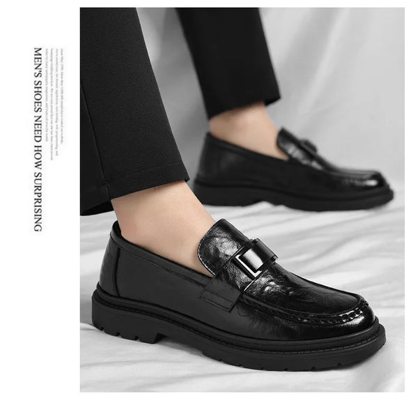 Men's loafers with a breathable design, ensuring comfort all day.