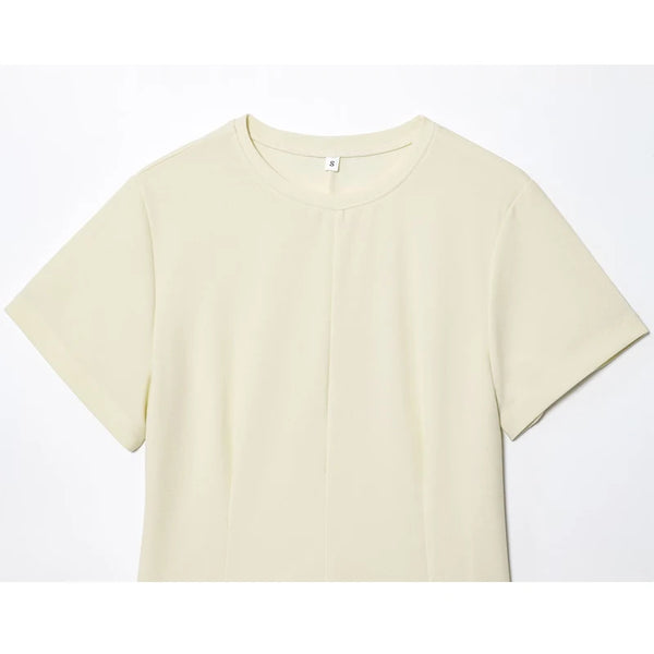 Regular-length polyester blend tank top in timeless design for professional and casual wear